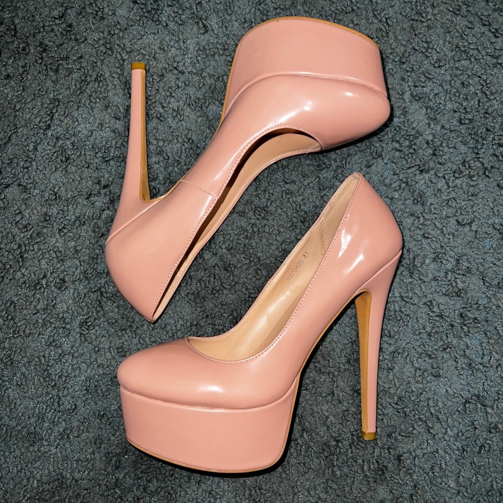 Only maker size 10 heels